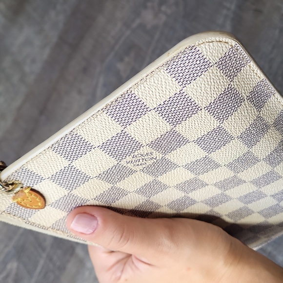 Louis Vuitton Damiet Azur Checkered Wristlet Clutch - Picture 16 of 16
